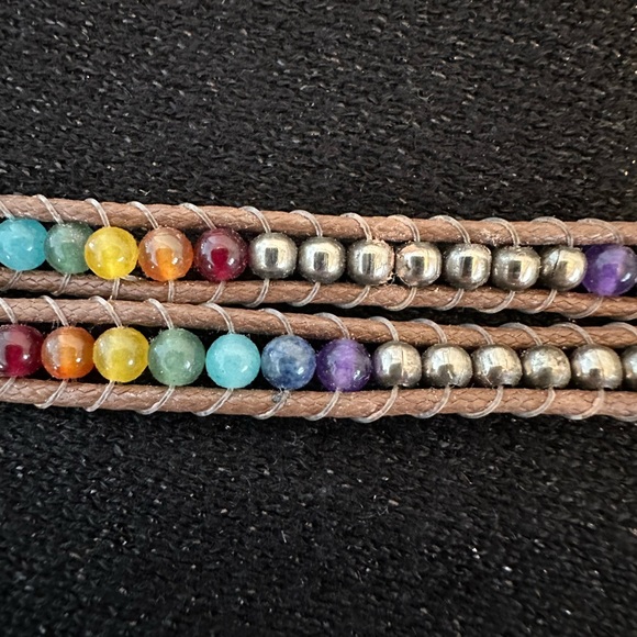 Jewelry - Leather and beads necklace